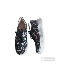 Stylish Lace Up Sneakers 